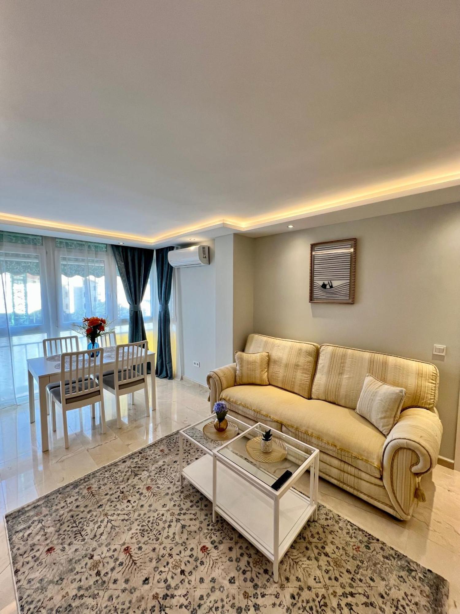 Apartamentos Prestige Suites Malaga IV Exterior photo